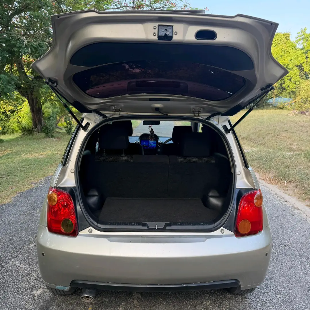 Toyota Ist 2004, 14.8M TZS thumbnail 2