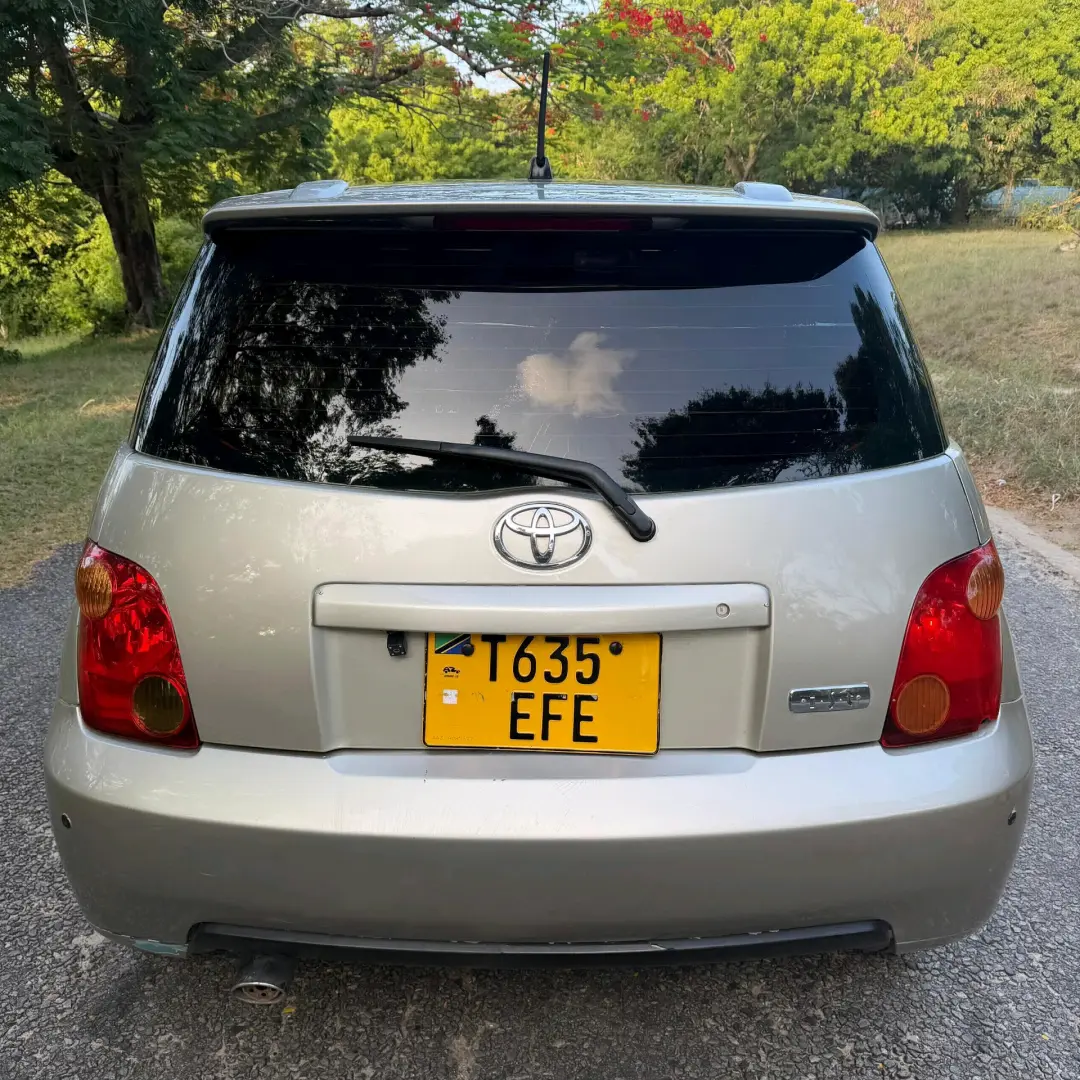 Toyota Ist 2004, 14.8M TZS thumbnail 3