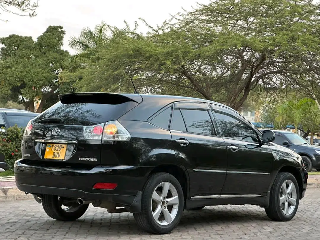Toyota Harrier 2009 Nyeusi (Black) thumbnail 3
