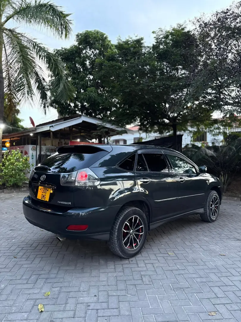 Toyota Harrier (DMG) thumbnail 4