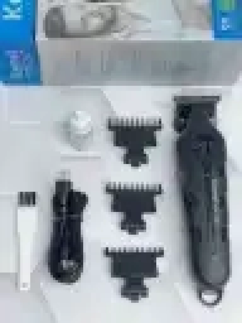 Kemei KM-1563 Professional Rechargeable Hair Clipper thumbnail 3