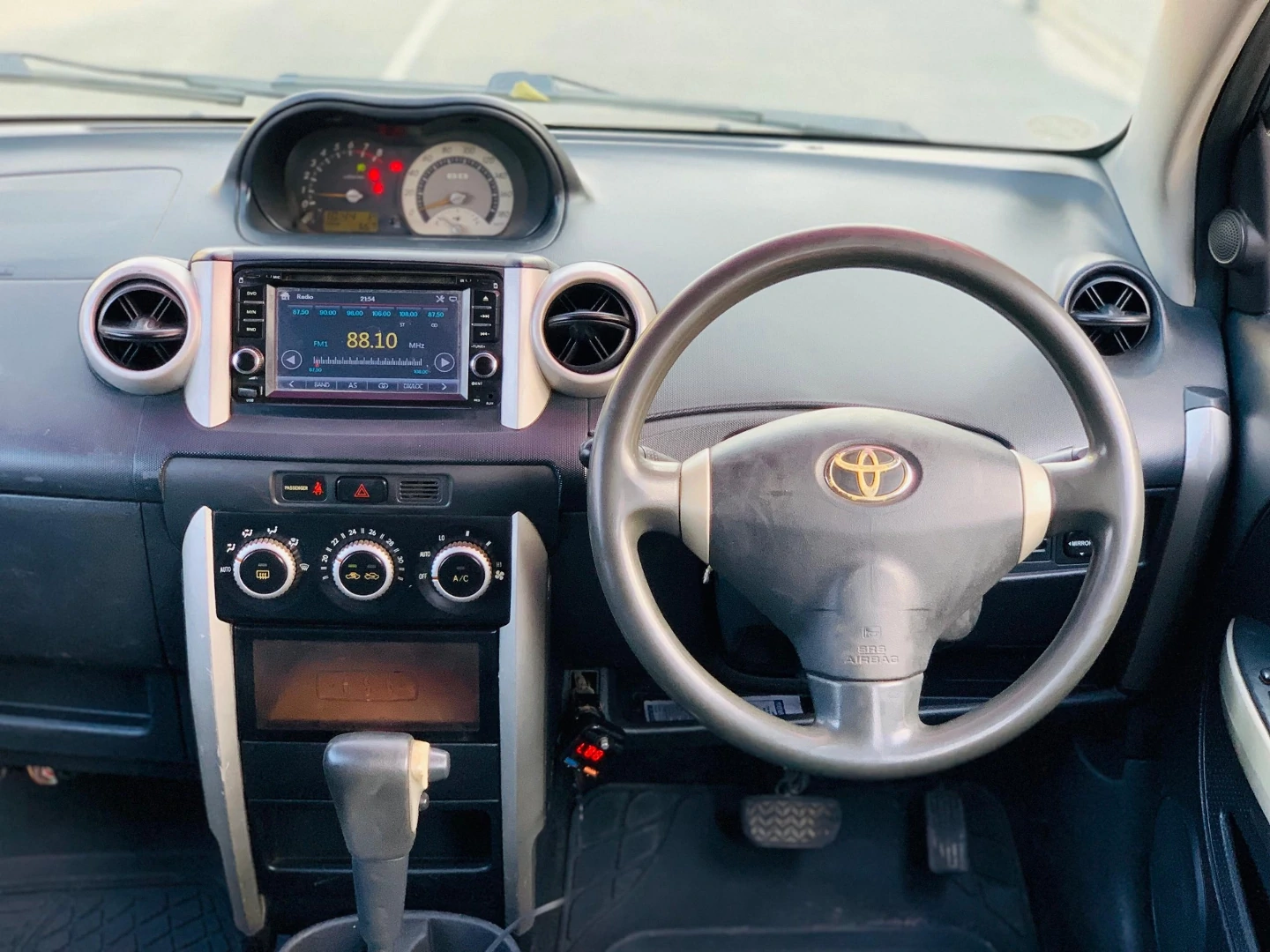 Toyota Ist 2006 Automatic for Sale thumbnail 9