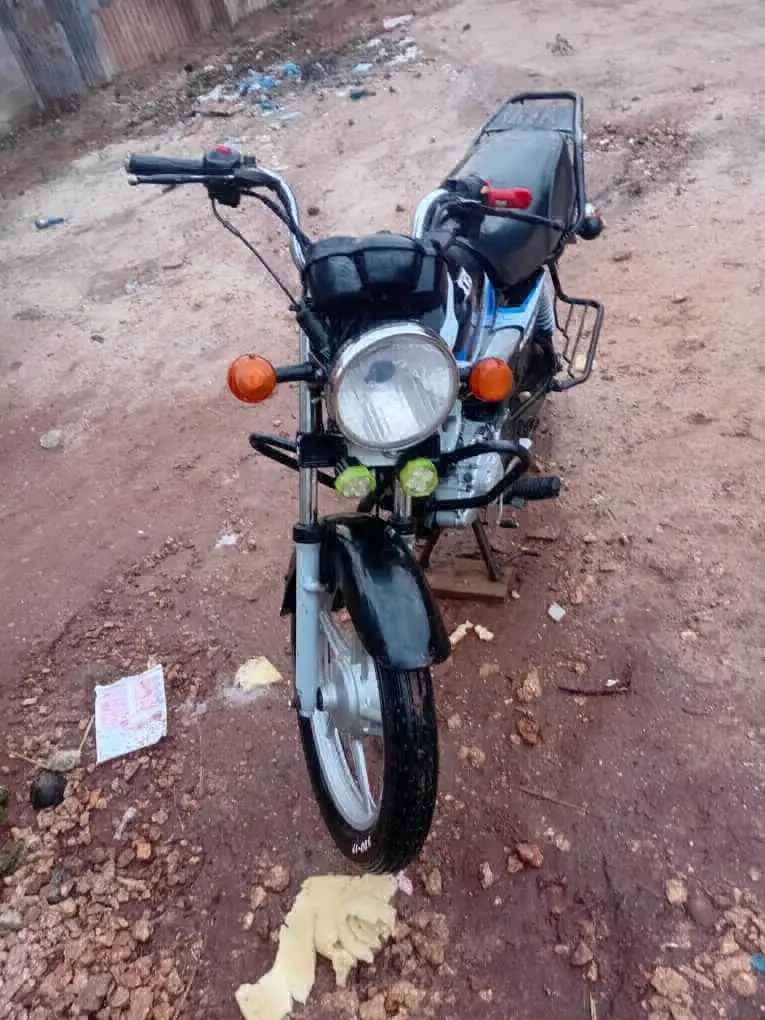 TVS Star HLX 125 thumbnail 2