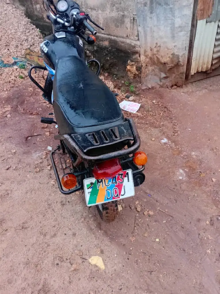 TVS Star HLX 125 thumbnail 3