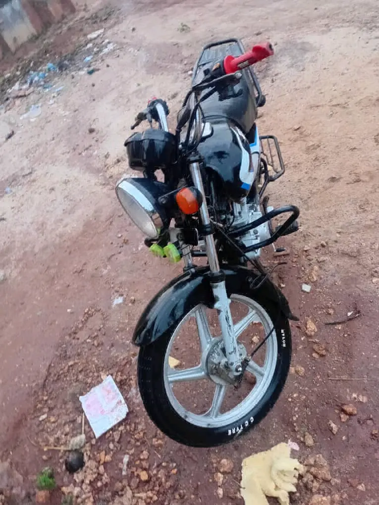 TVS Star HLX 125 thumbnail 4