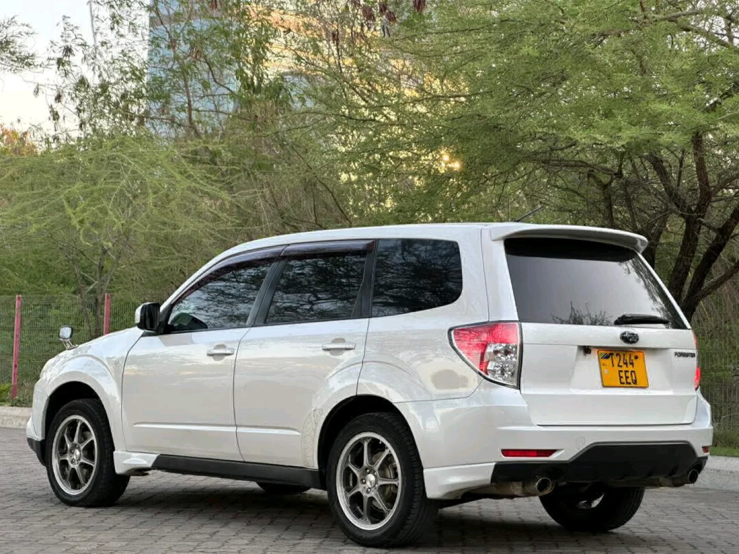 Subaru Forester 2009 for Sale (White) thumbnail 4