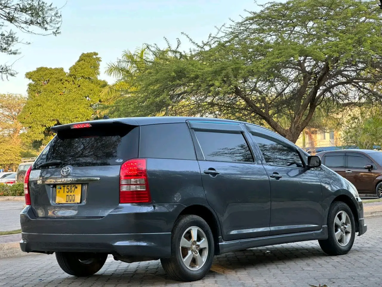 Toyota Wish 1790cc Automatic, 7 Seats thumbnail 7