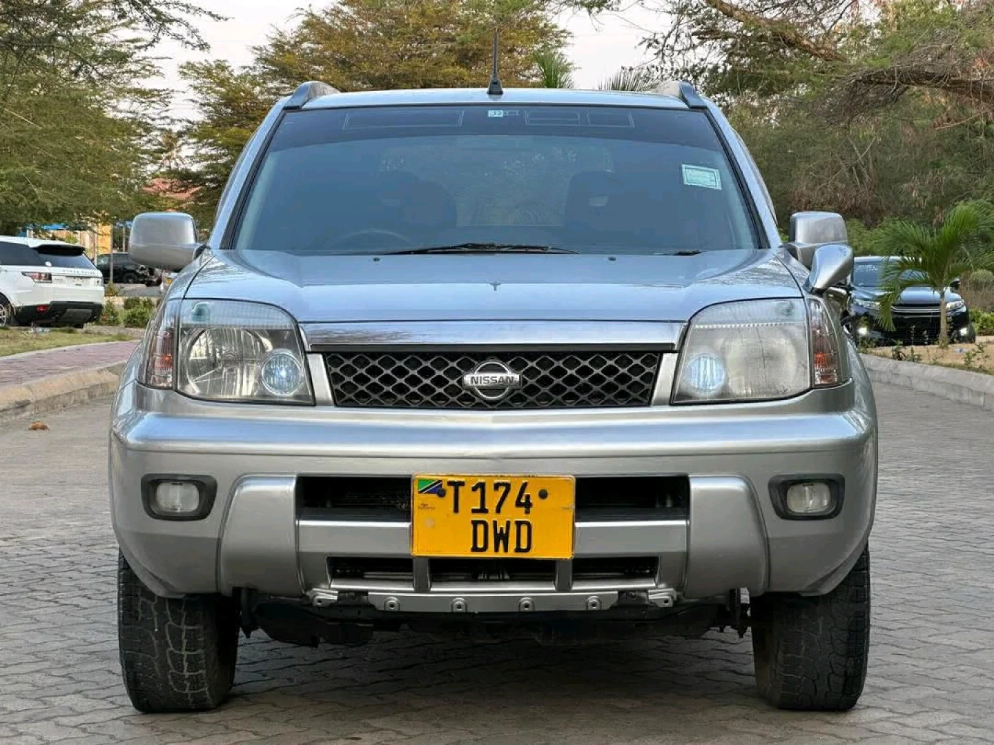 Nissan X-Trail SUV Silver