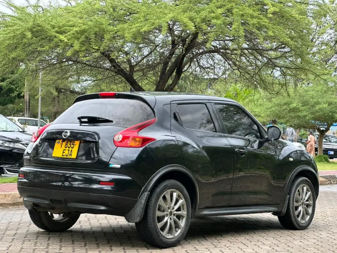 Nissan Juke (Black) thumbnail 7