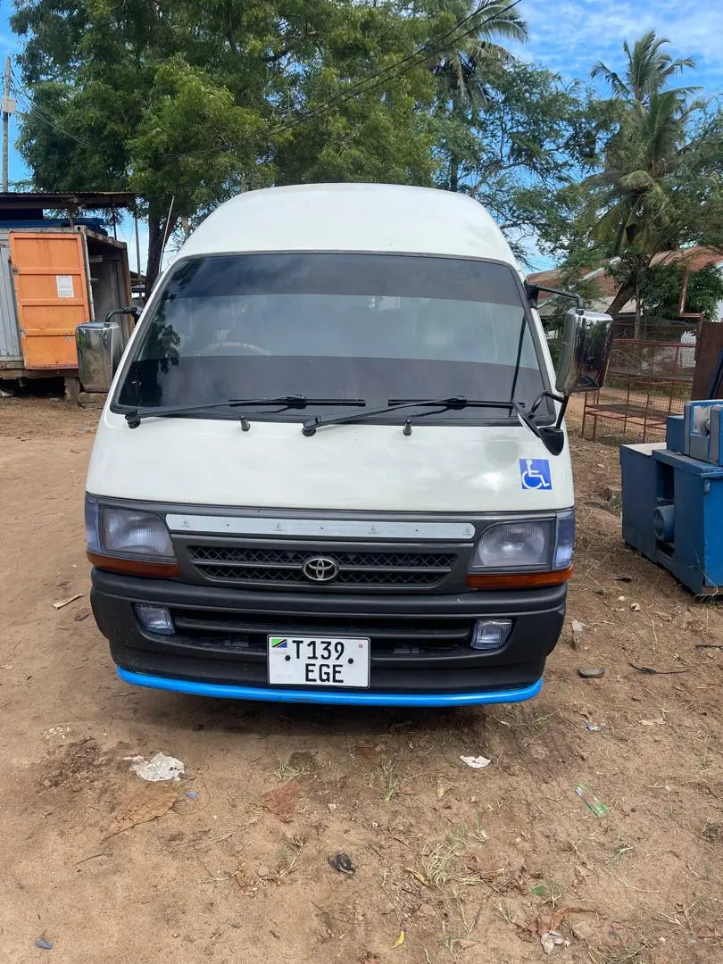 Toyota Hiace 3L Manual (15 Seats)