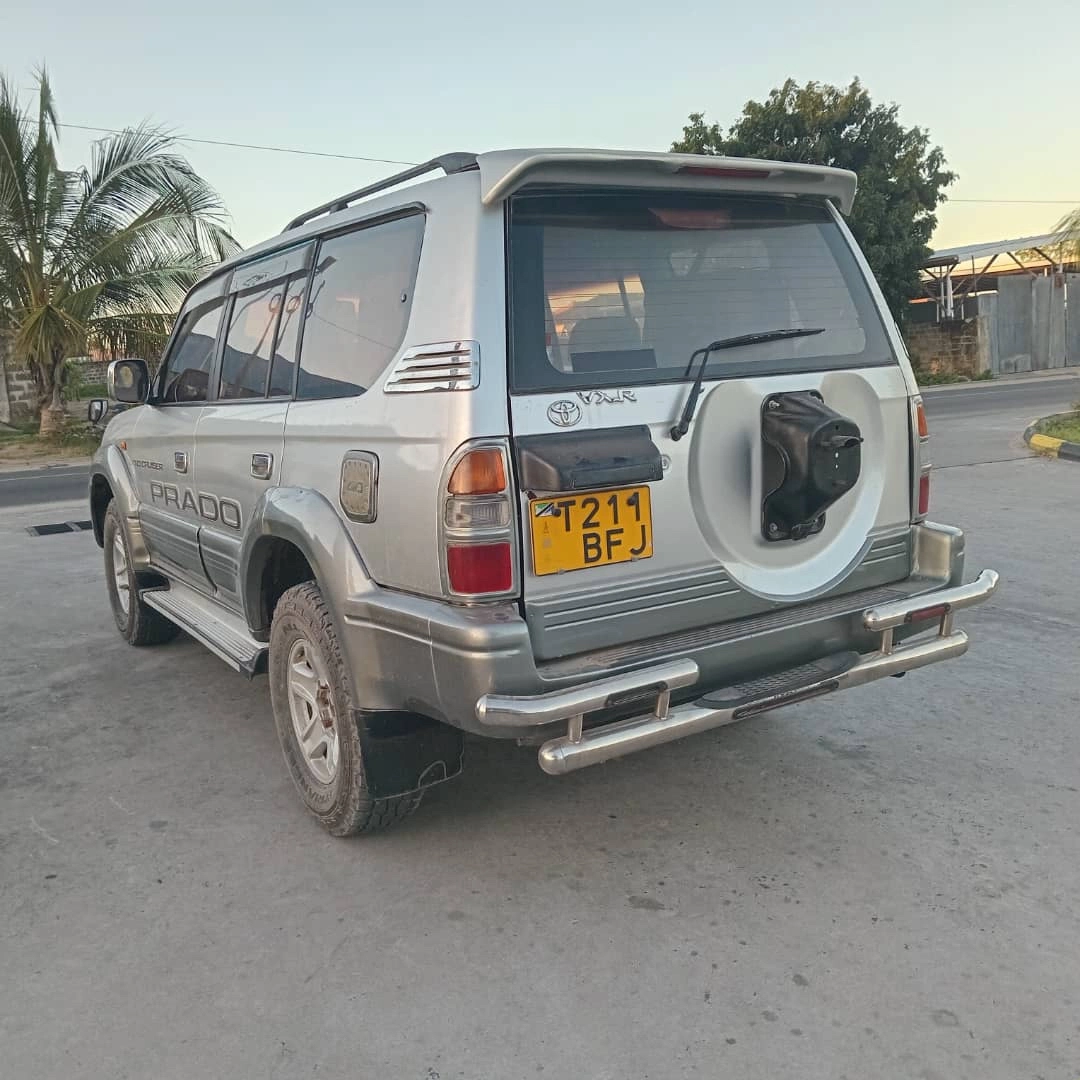 Toyota Prado 1999 Diesel Automatic T211 BFJ thumbnail 4
