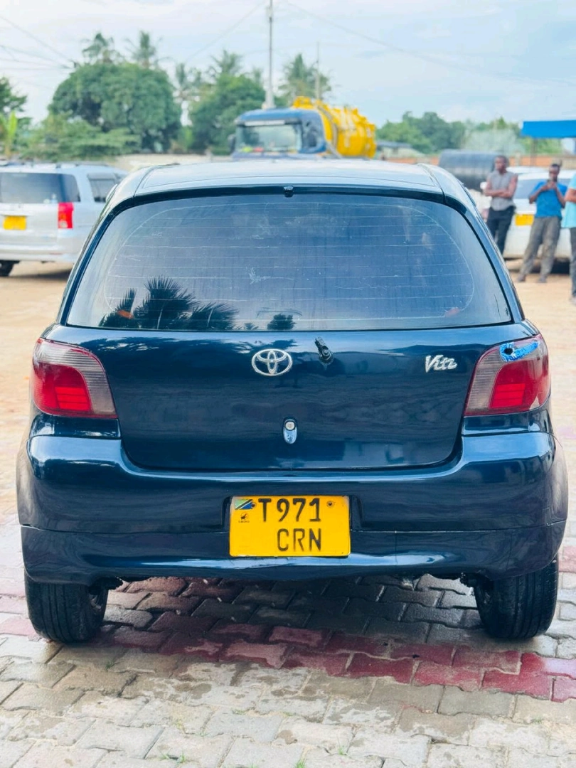 Toyota Vitz CRN Full Ac Music system thumbnail 2