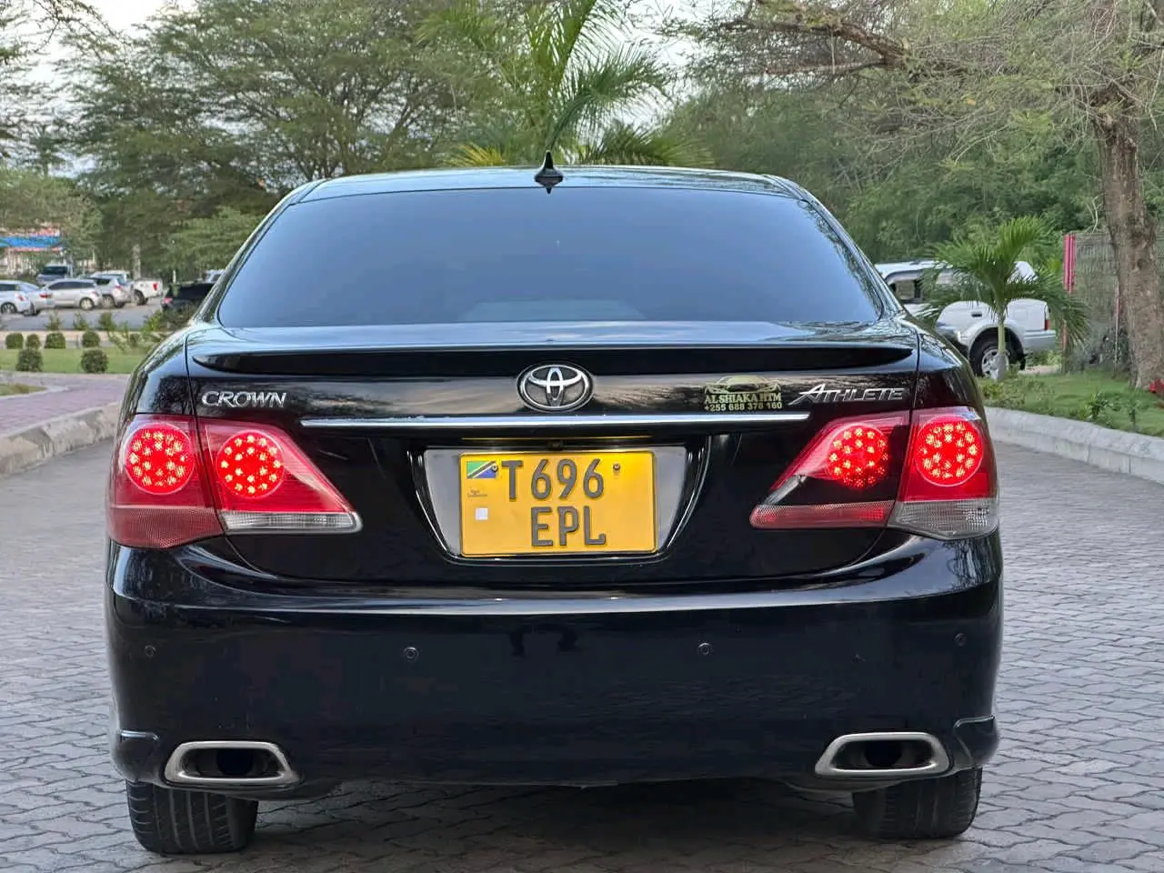 Toyota Crown 2010 Nyeusi Inauzwa thumbnail 9