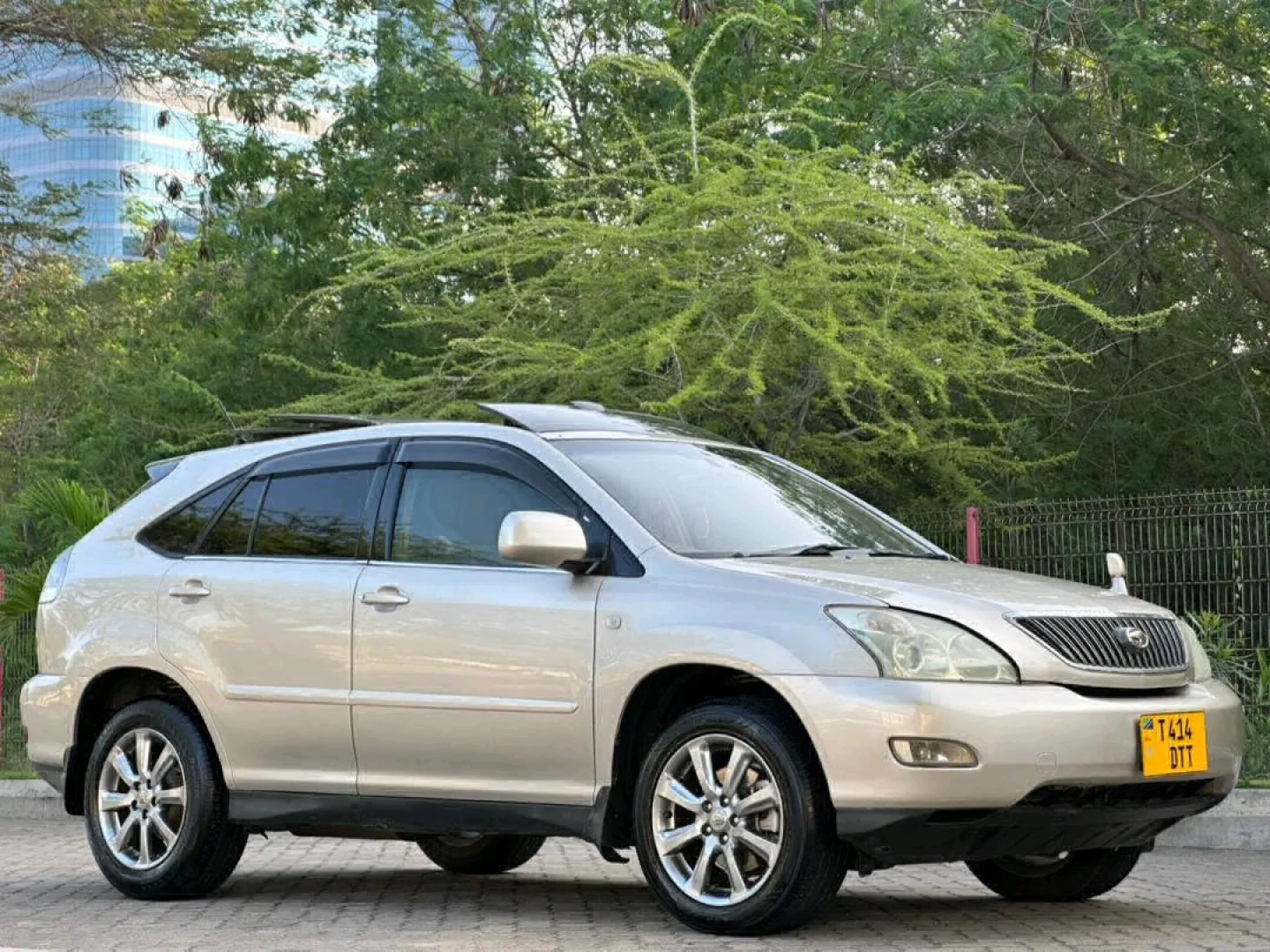 Toyota Harrier SUV 2006 Automatic (T414 DTT) thumbnail 2