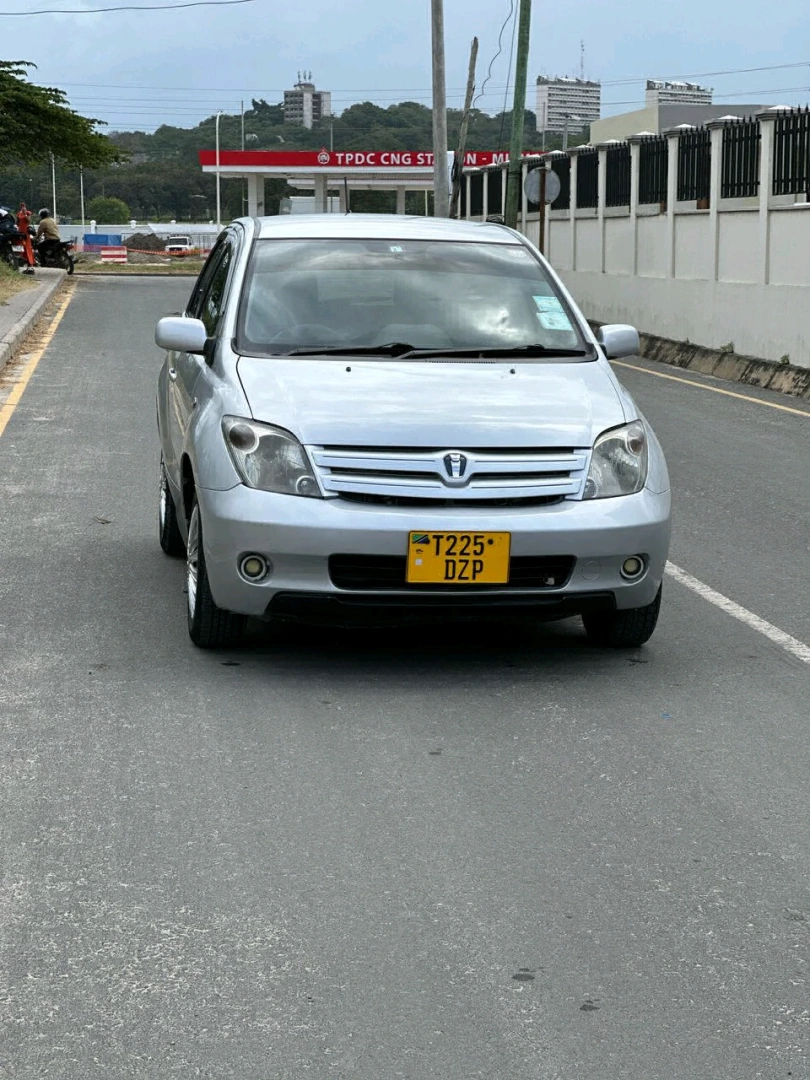 Toyota Ist 2004 Model