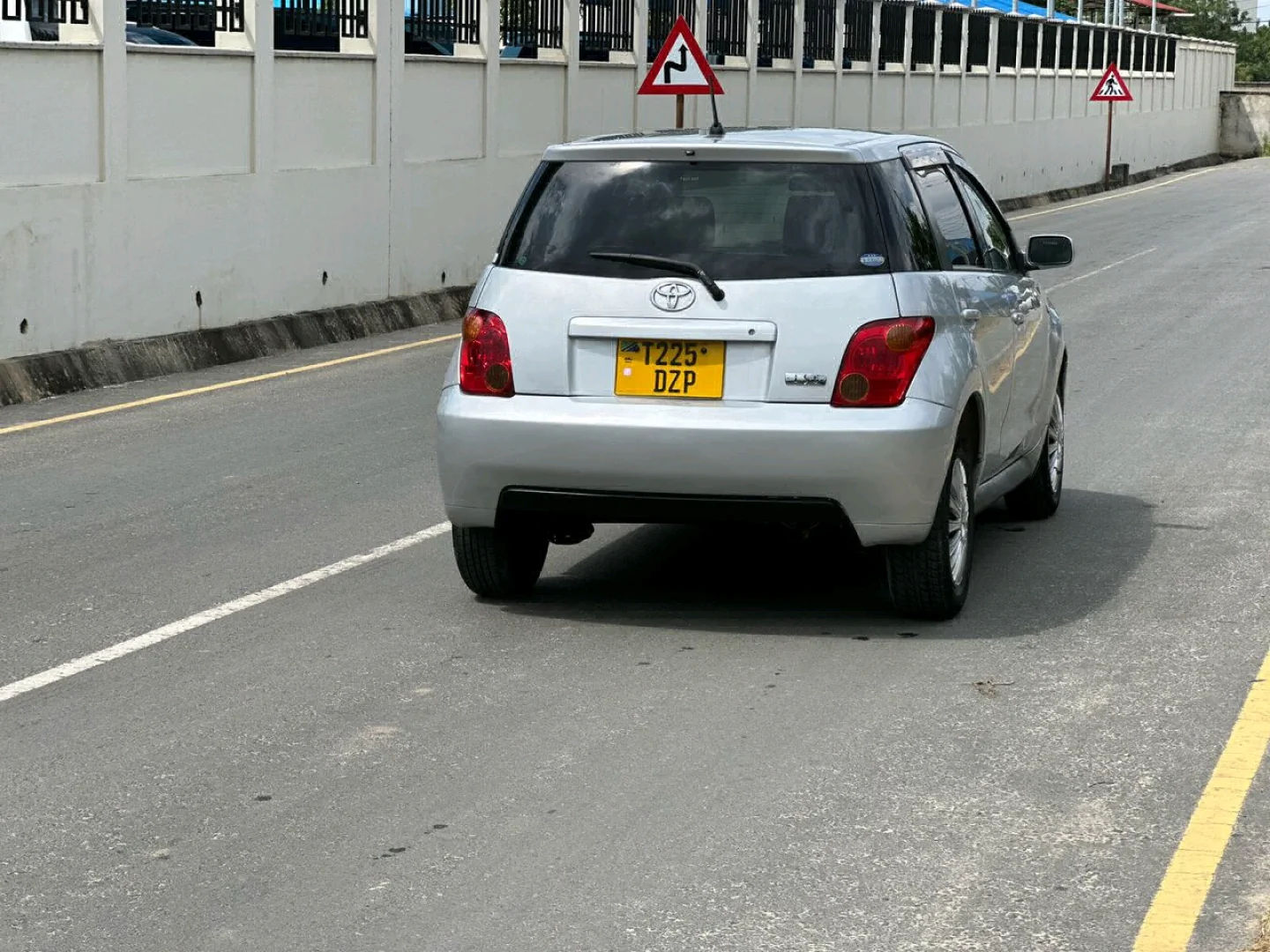 Toyota Ist 2004 Model thumbnail 4