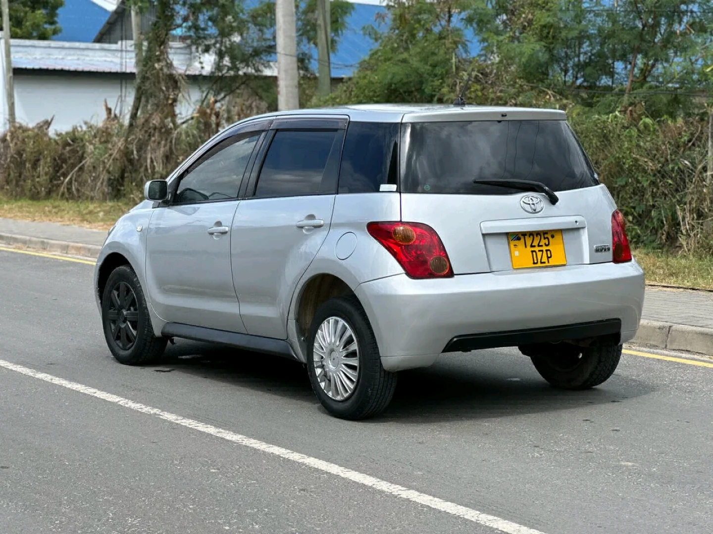 Toyota Ist 2004 Model thumbnail 5