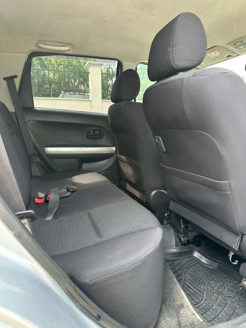 Toyota Ist 2004 Model thumbnail 6