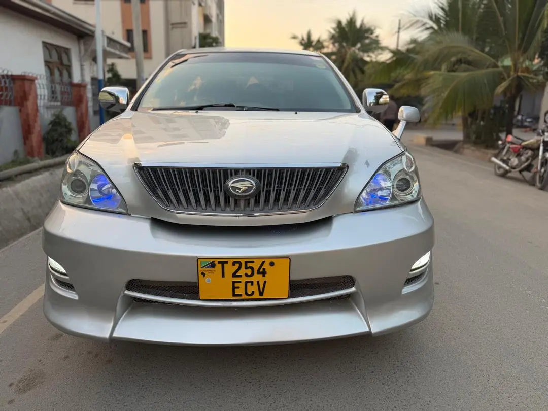 Toyota Harrier 2005 ECV thumbnail 2