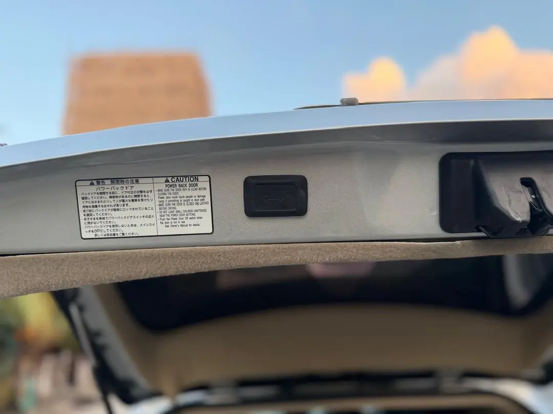 Toyota Harrier 2005 ECV thumbnail 6