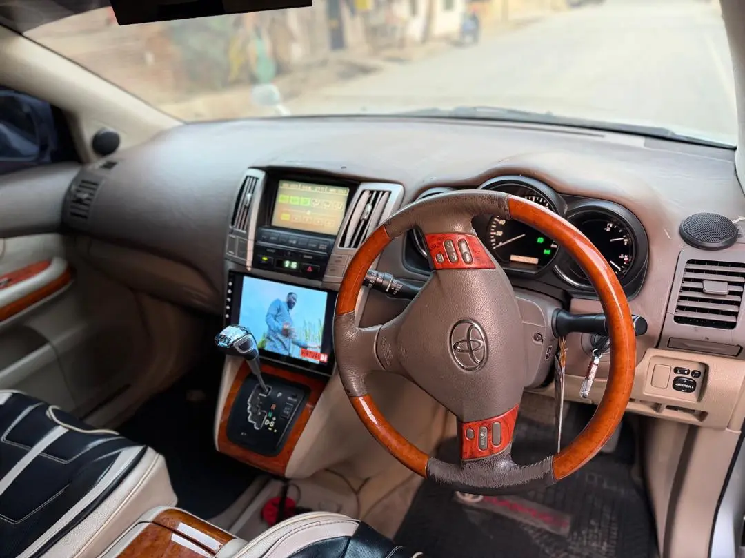 Toyota Harrier 2005 ECV thumbnail 9