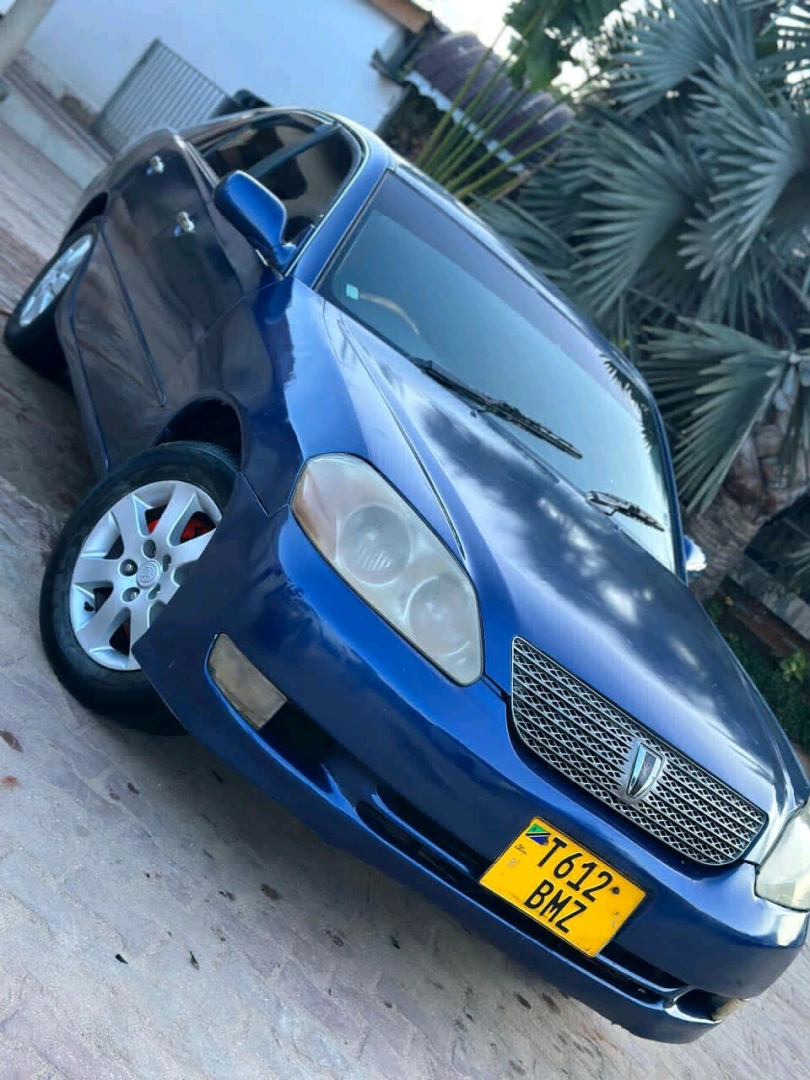 Used Blue Toyota GX110 Sedan (2000) thumbnail 4