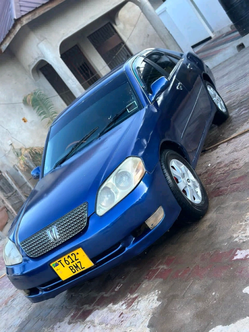 Used Blue Toyota GX110 Sedan (2000) thumbnail 6