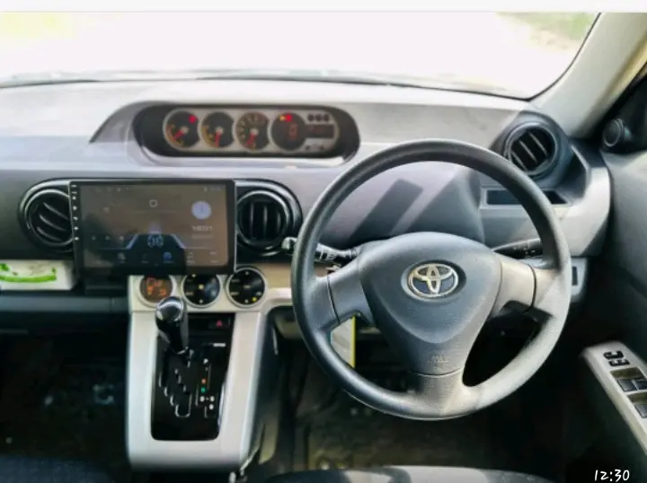 Toyota bB Hatchback thumbnail 2