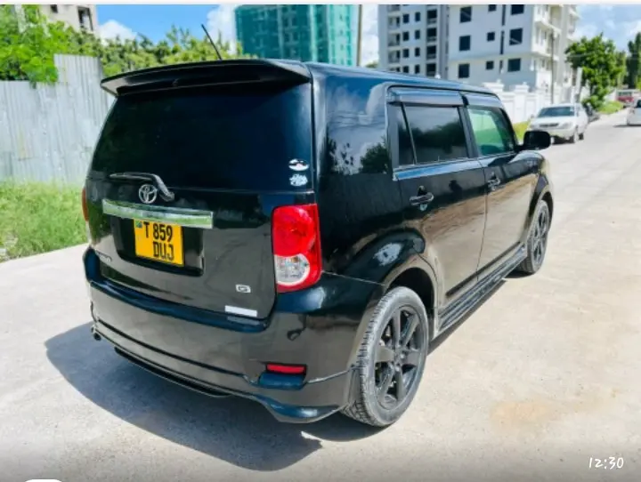 Toyota bB Hatchback thumbnail 3