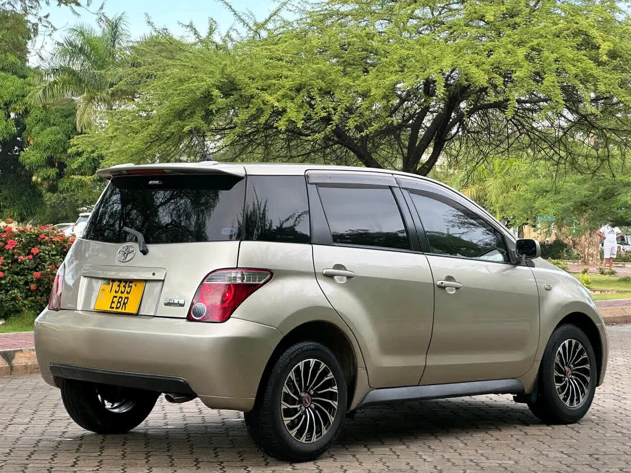Toyota Ist 2004 Gold (EBR) thumbnail 7