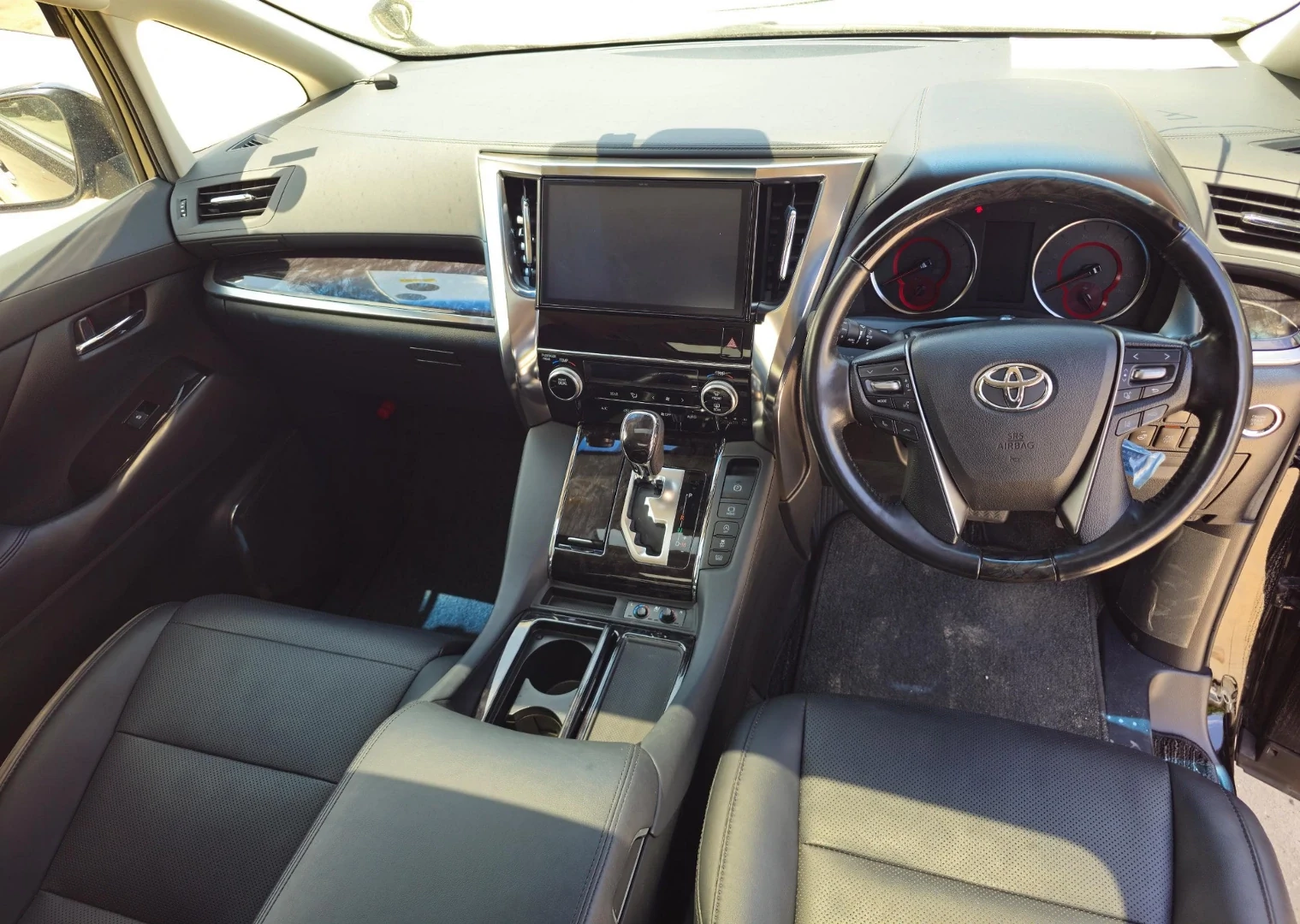 Toyota Alphard Luxury Van 2018 New Model thumbnail 5