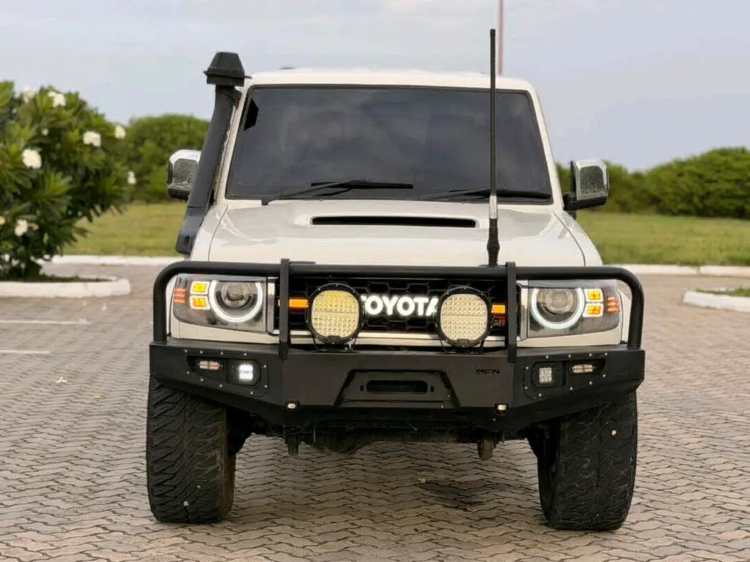 Toyota Land Cruiser Pickup 2016 Diesel (Imported)