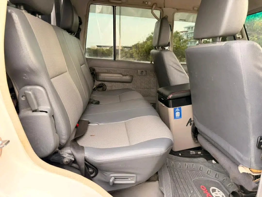 Toyota Land Cruiser Pickup 2016 Diesel (Imported) thumbnail 7