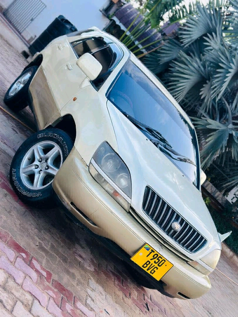 Toyota Harrier Old Model SUV T950BVG thumbnail 2
