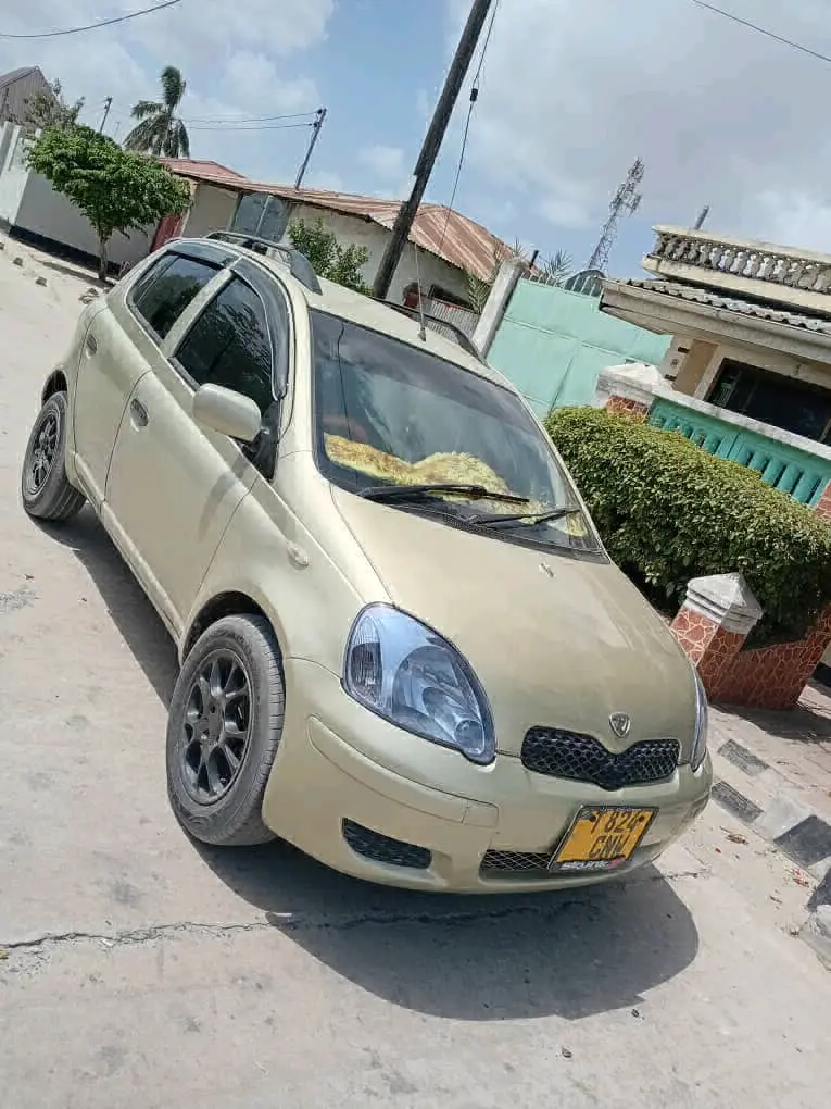 Used Toyota Vitz 1000cc Full AC