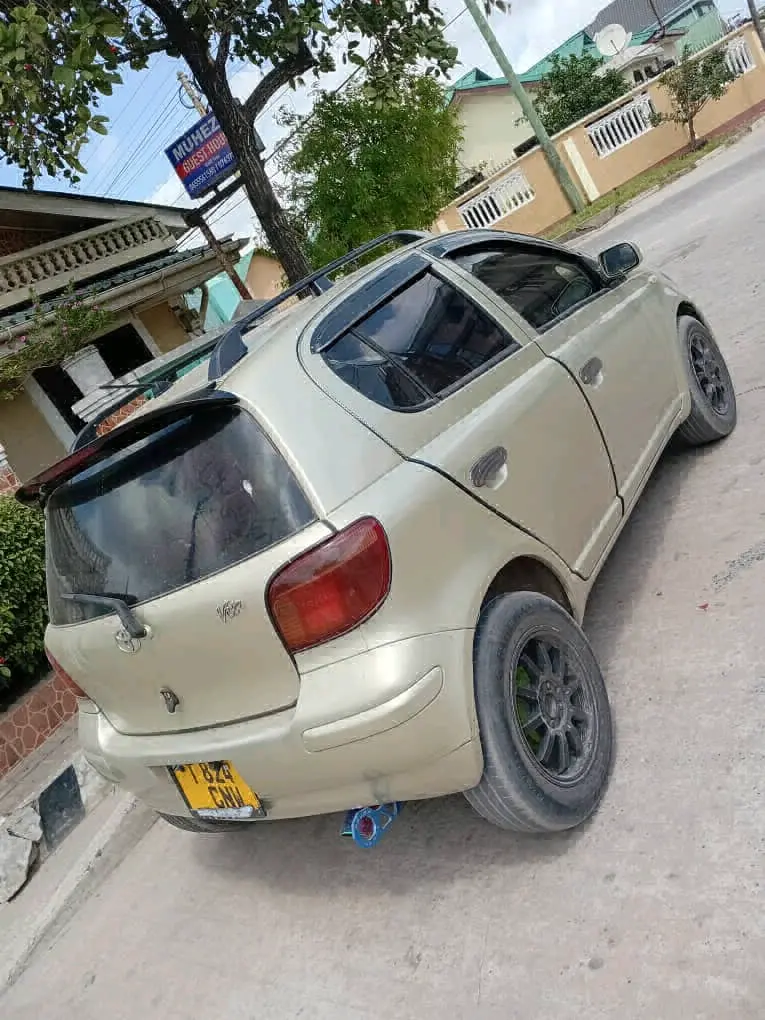 Used Toyota Vitz 1000cc Full AC thumbnail 2