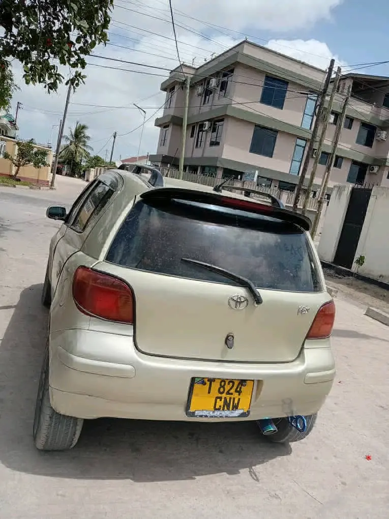 Used Toyota Vitz 1000cc Full AC thumbnail 4