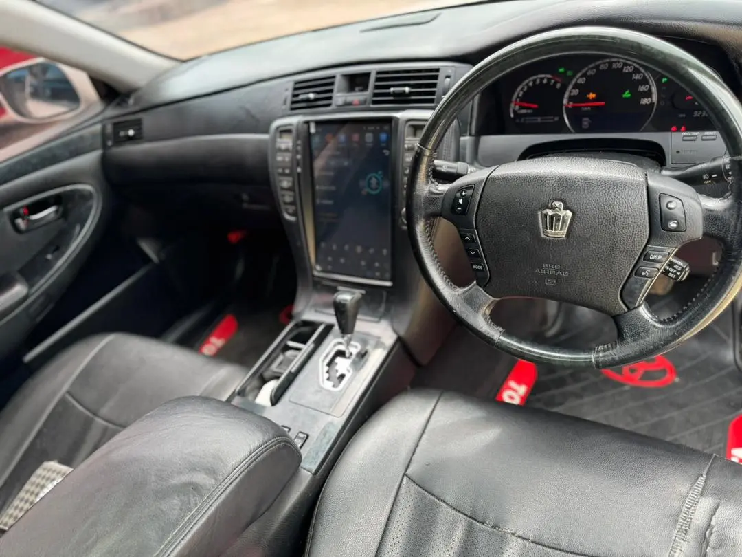 Toyota Crown Athlete thumbnail 5