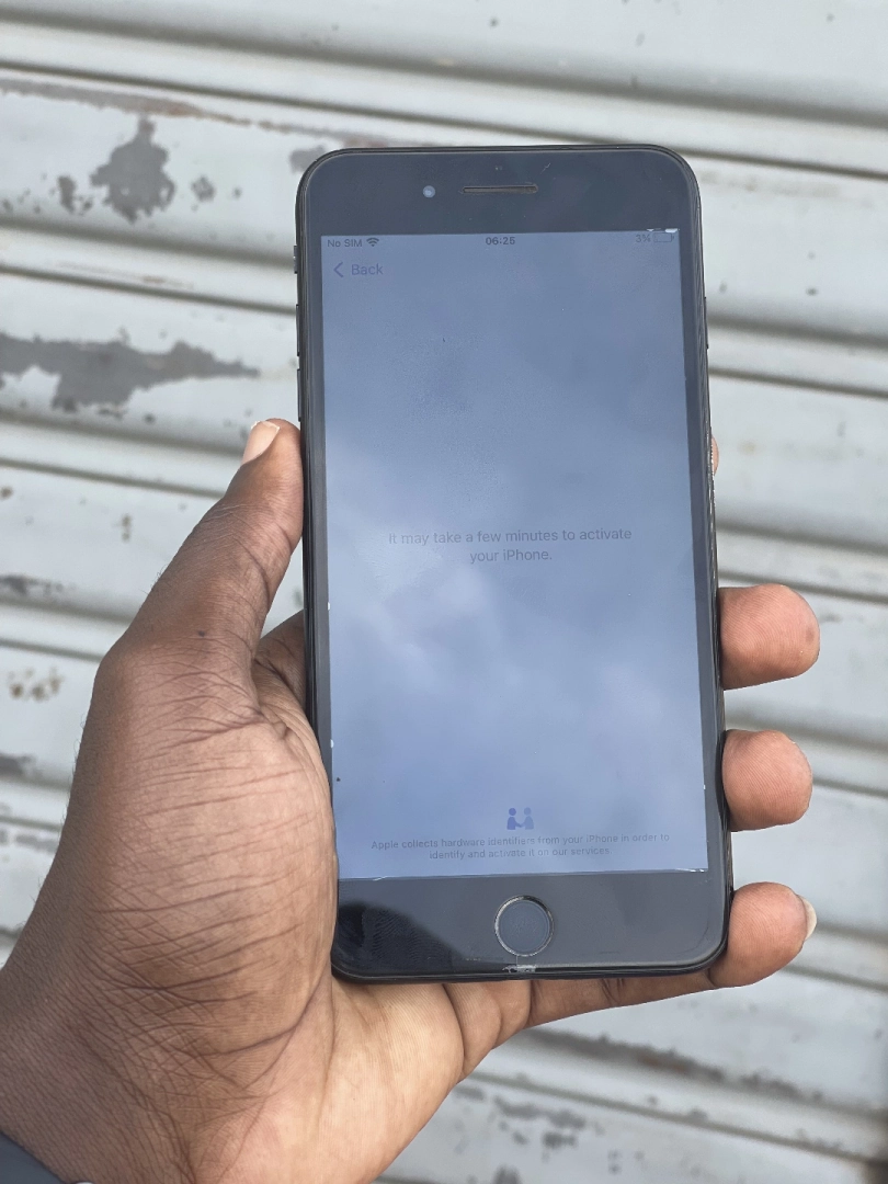 IPhone 7 Plus 128GB Black with Working Fingerprint thumbnail 4