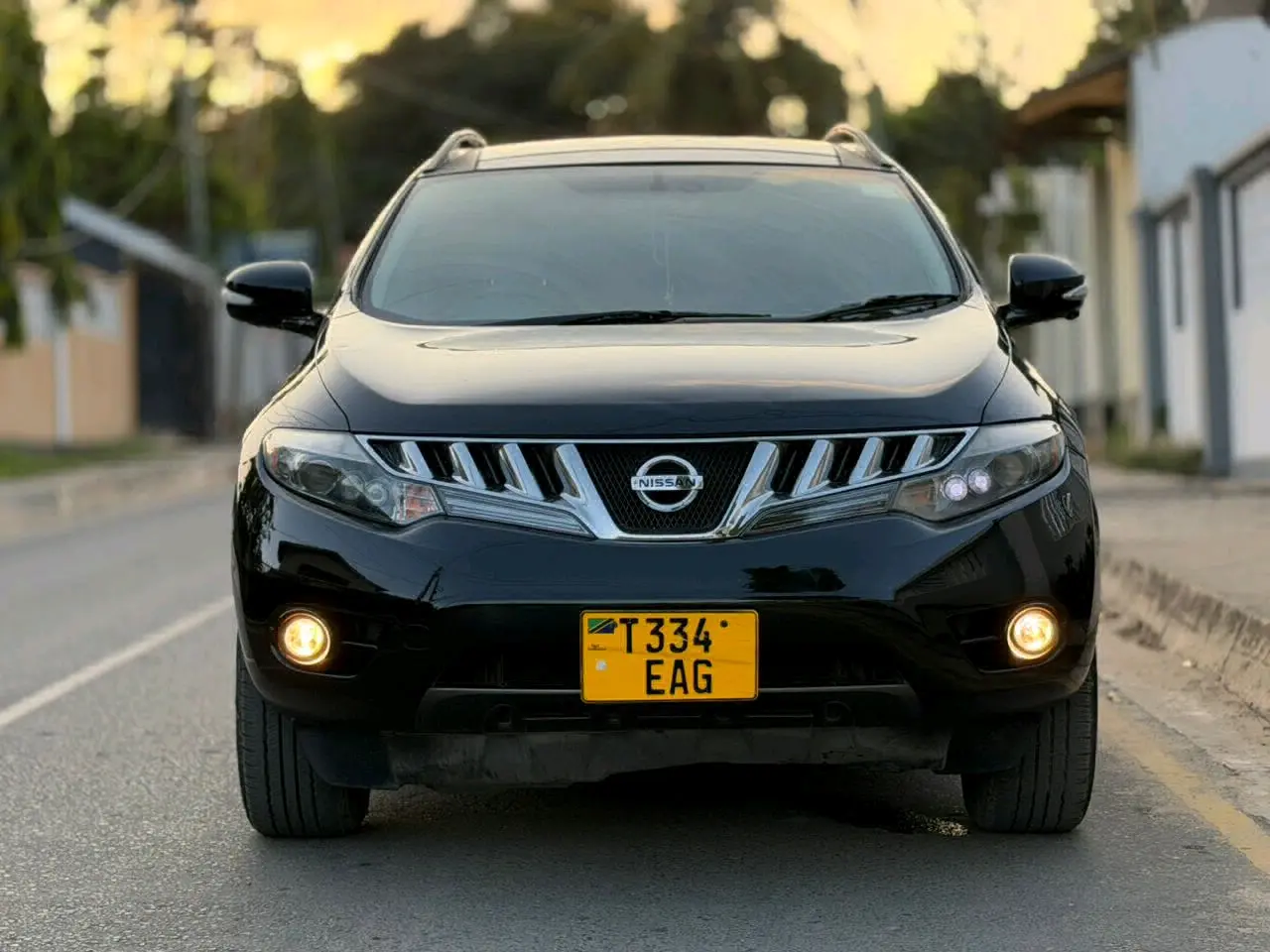 Black Nissan Murano SUV with Sunroof