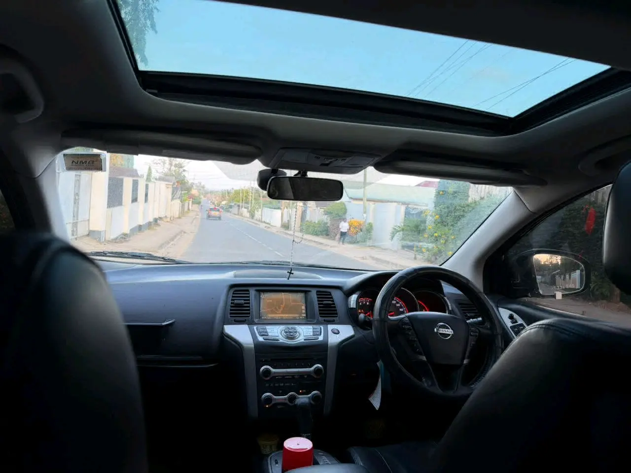 Black Nissan Murano SUV with Sunroof thumbnail 8