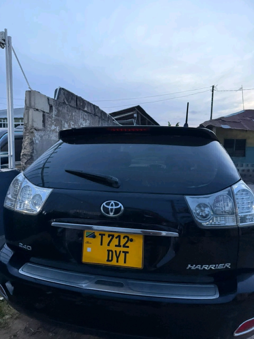 Black Toyota Harrier 2006 SUV (Reg DYT)