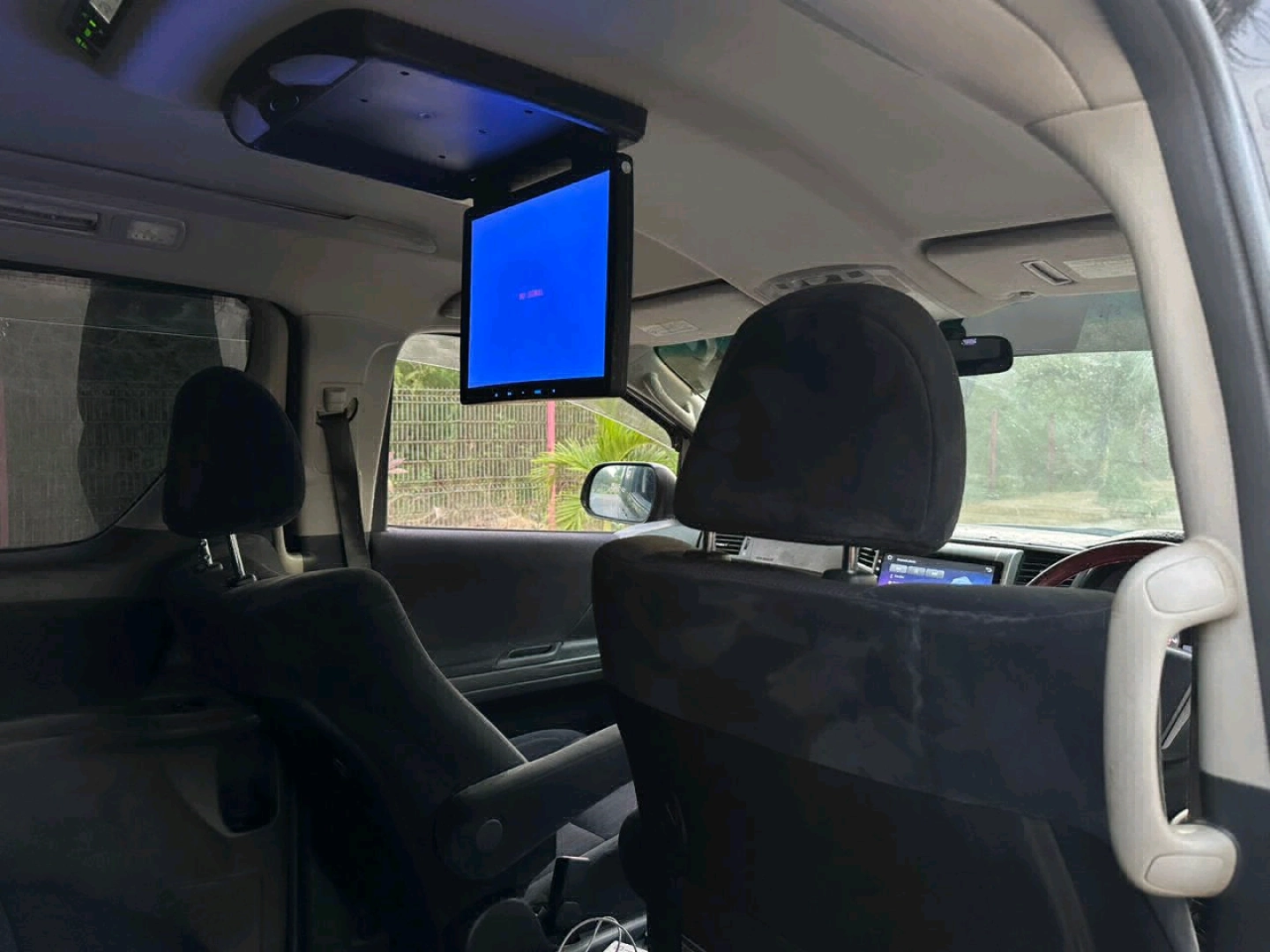 Black Toyota Vellfire 2009 Reg EBE for Sale thumbnail 5