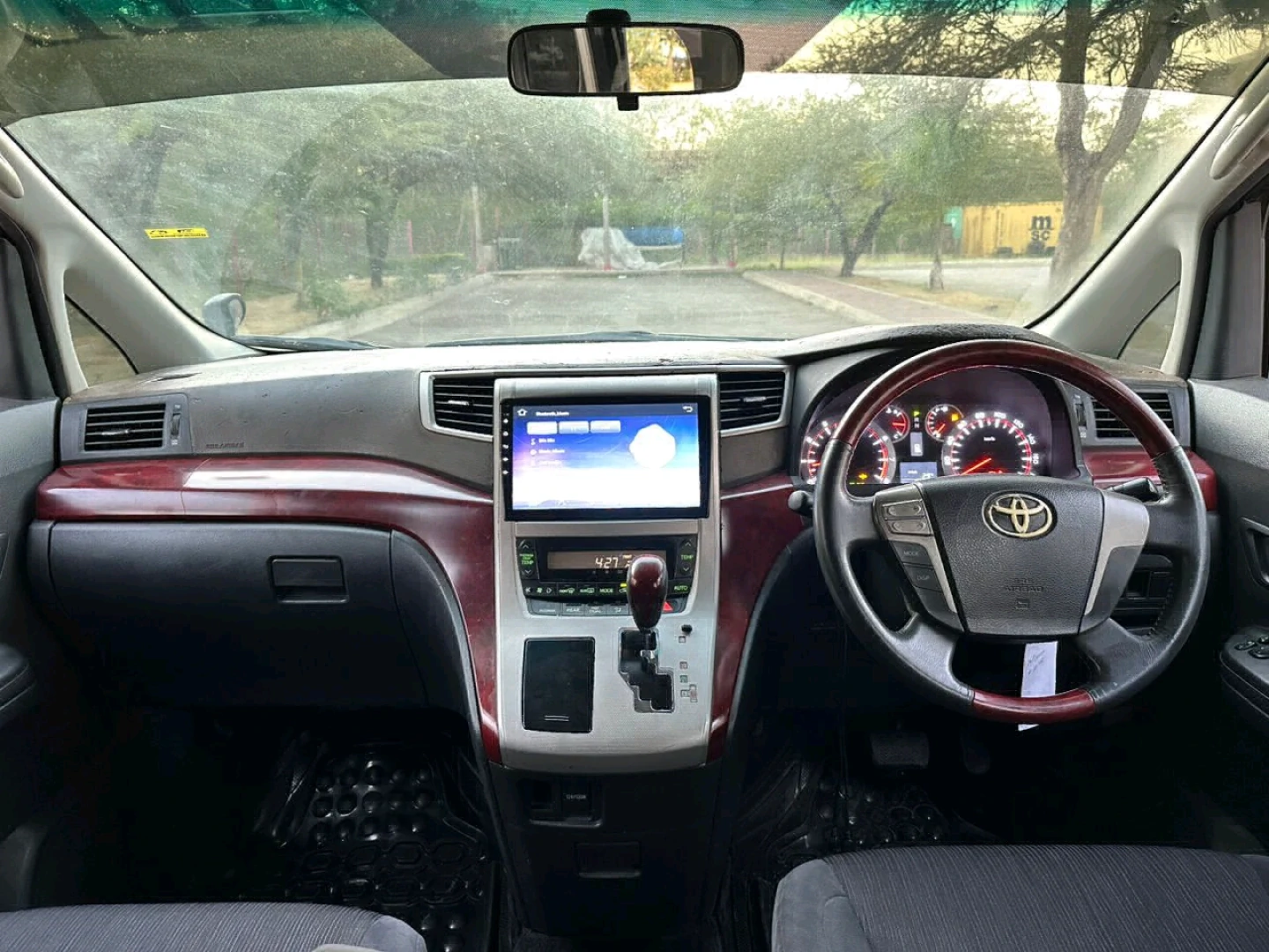 Black Toyota Vellfire 2009 Reg EBE for Sale thumbnail 8