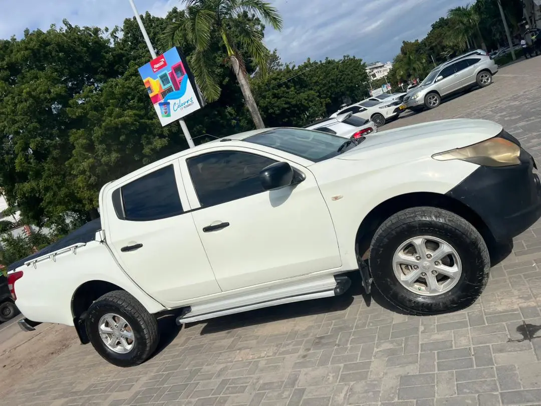 Mitsubishi L200 Pickup thumbnail 7