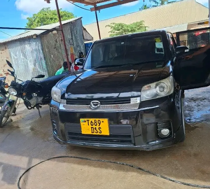 Toyota Rumion Nyeusi Inauzwa