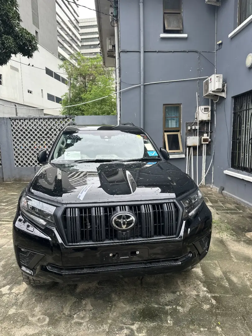 Toyota Land Cruiser Prado 2023 thumbnail 2