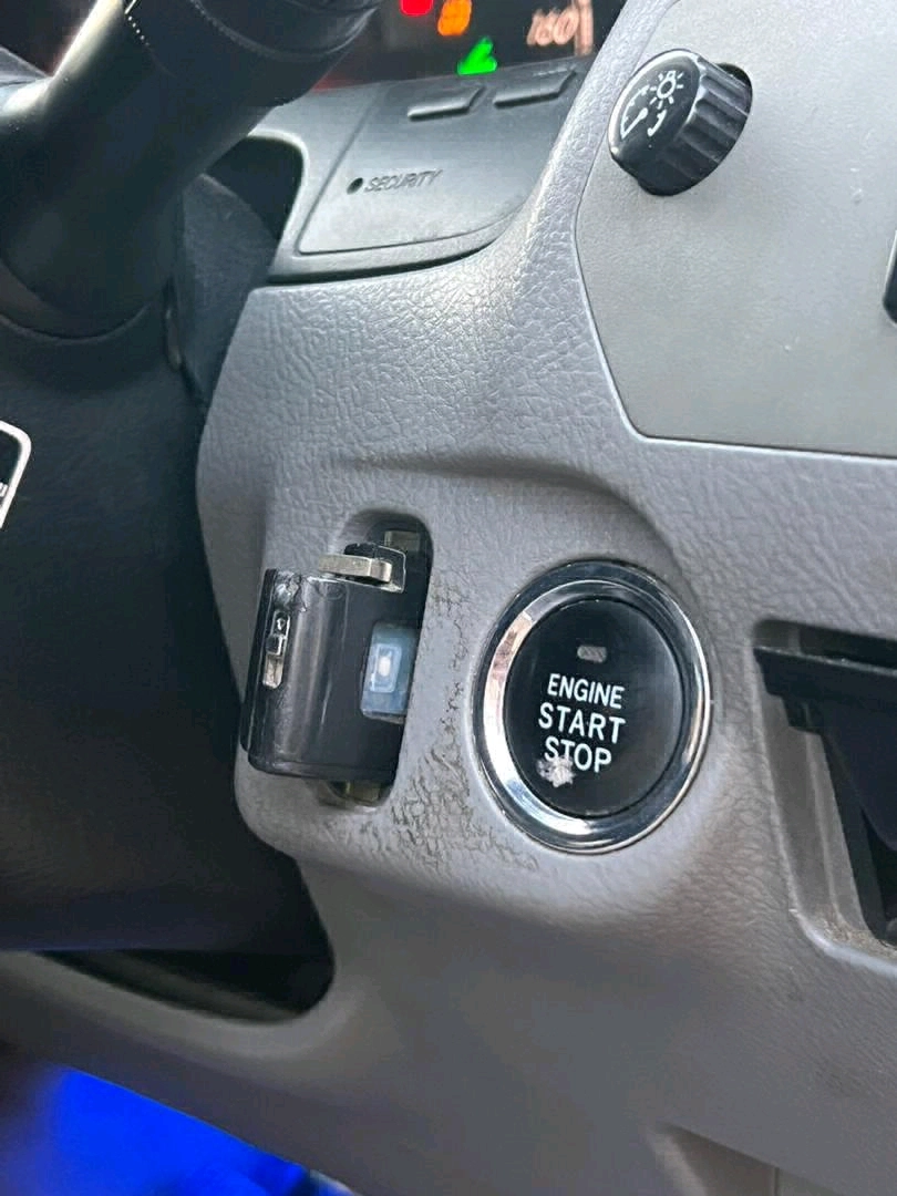 Toyota Crown Vehicle for Sale (Full AC, Android Unit) thumbnail 3