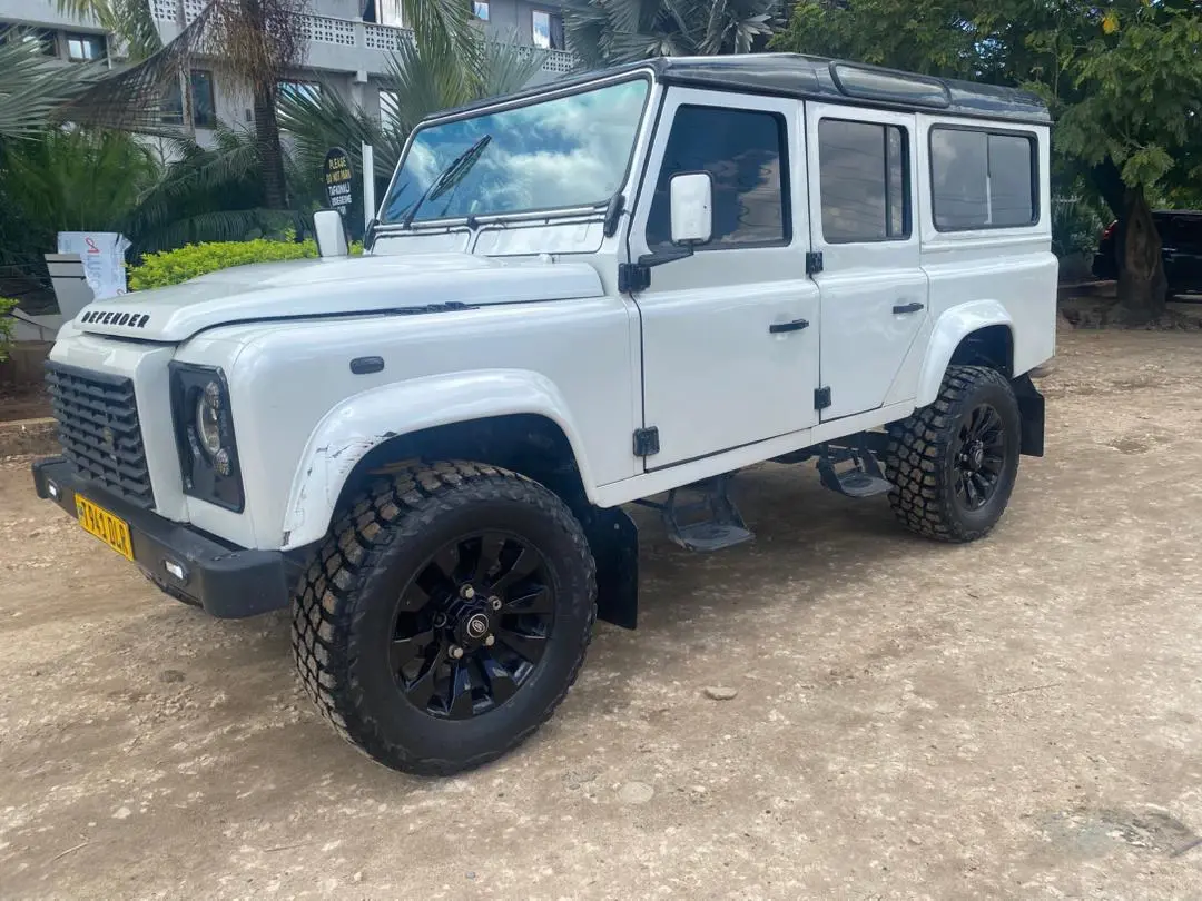 Land Rover Defender Kali Sana