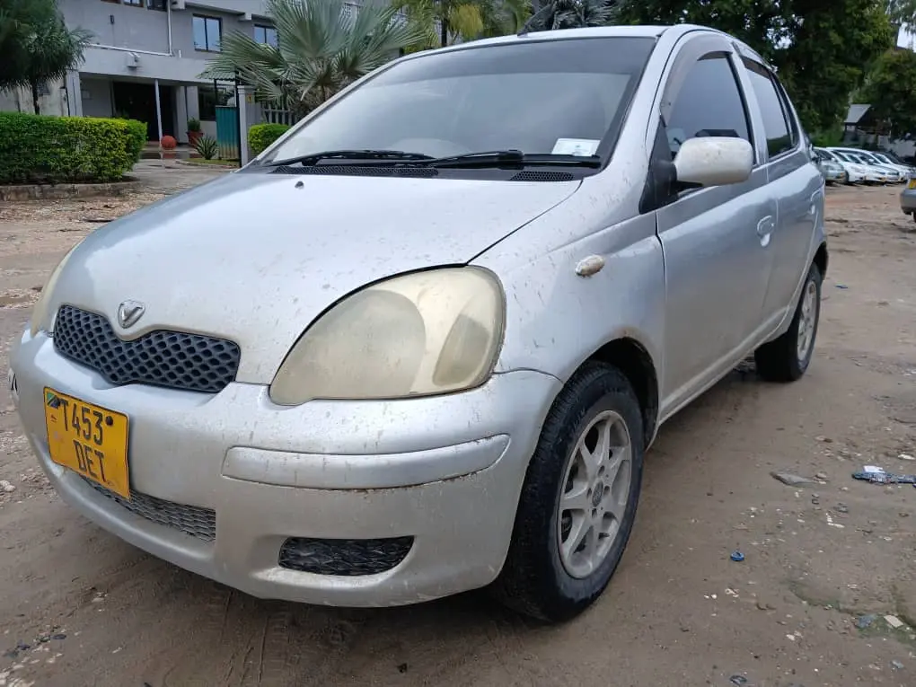 Silver Toyota Vitz (2NZ Engine) thumbnail 3